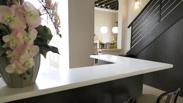 Rumah Comfort, 5 kamar tidur | Dapur kecil pribadi | Lemari es besar, microwave, kompor, dan kursi makan untuk bayi