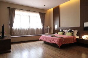 4 Bedroom | 4 bedrooms, down comforters, Select Comfort beds, iron/ironing board - Gurney 4 Plus 1 Bali Style Tranquil Villa (George Town)