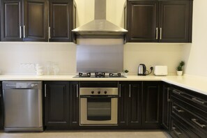 4 Bedroom | Private kitchenette | Full-sized fridge, microwave, stovetop, high chair - Gurney 4 Plus 1 Bali Style Tranquil Villa (George Town)