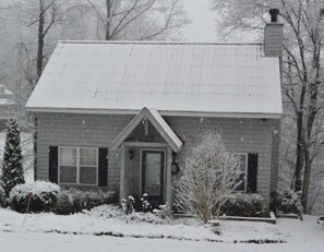 Cabin, 2 Bedrooms | Exterior