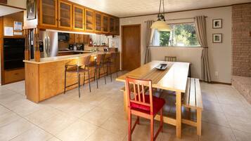 House, 3 Bedrooms | Private kitchen | Fridge, microwave, dishwasher, coffee/tea maker
