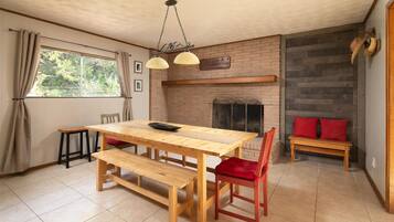 House, 3 Bedrooms | Dining