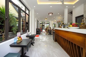 Dining - Quynh Long Villa (Da Nang)