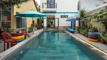 Outdoor pool, pool umbrellas