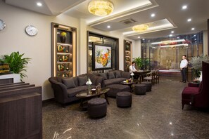 Lobby sitting area - Hanoi L'heritage Diamond Hotel & Spa (Hanoi)