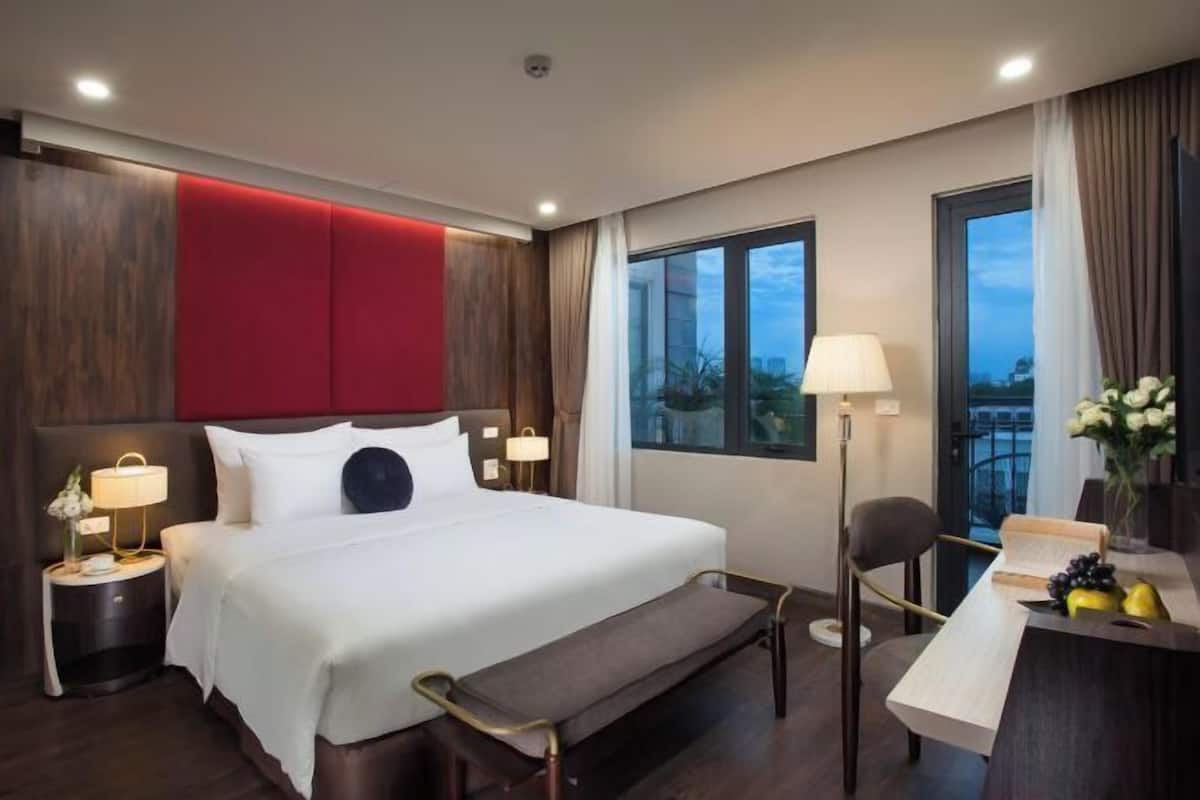 In-room safe, desk, blackout curtains, soundproofing