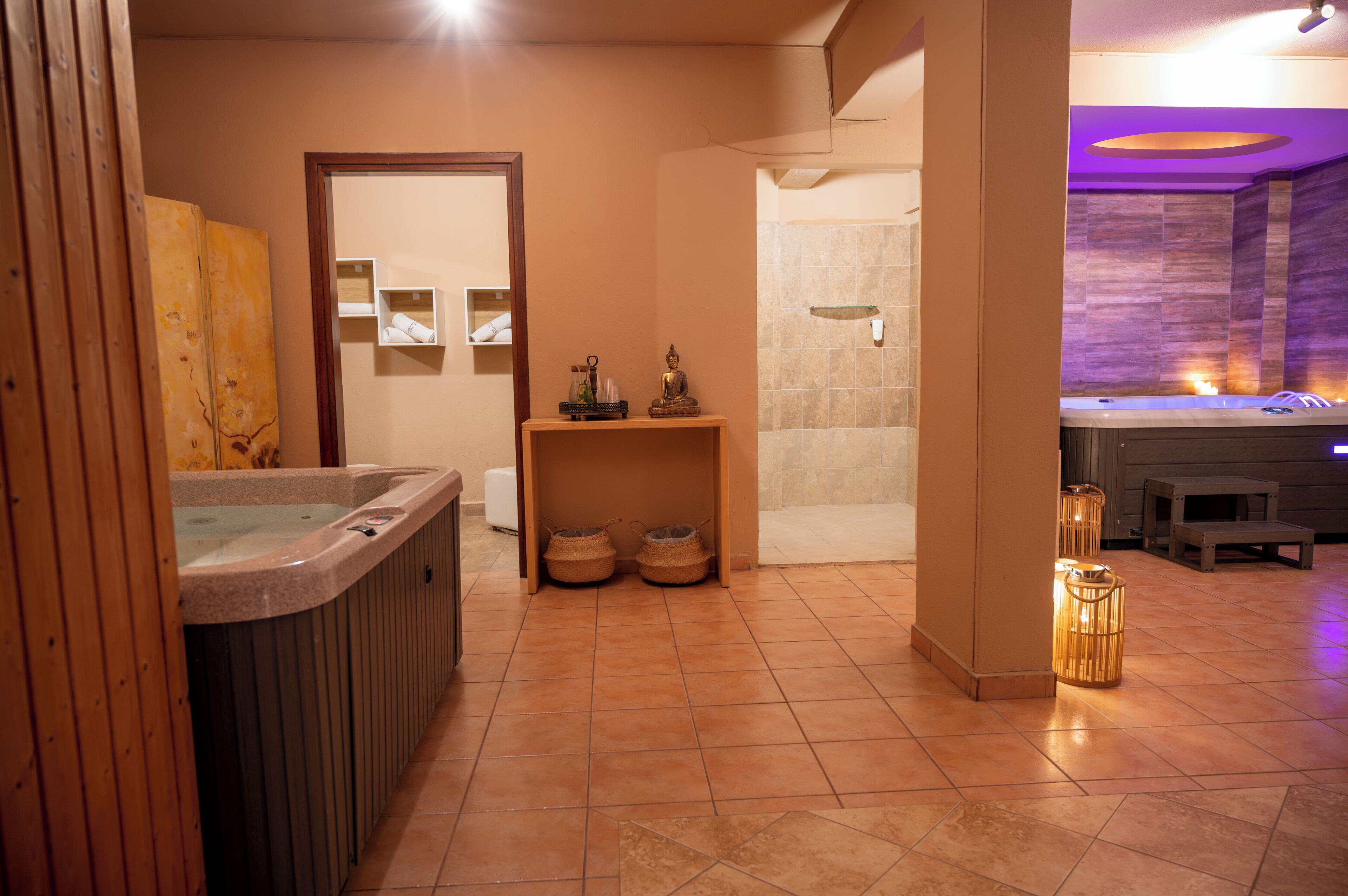 Sauna y tina de hidromasaje 