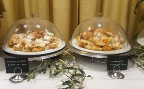 Desayuno continental diario (EUR 7 por persona)