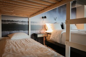 Soundproofing, free WiFi, bed sheets