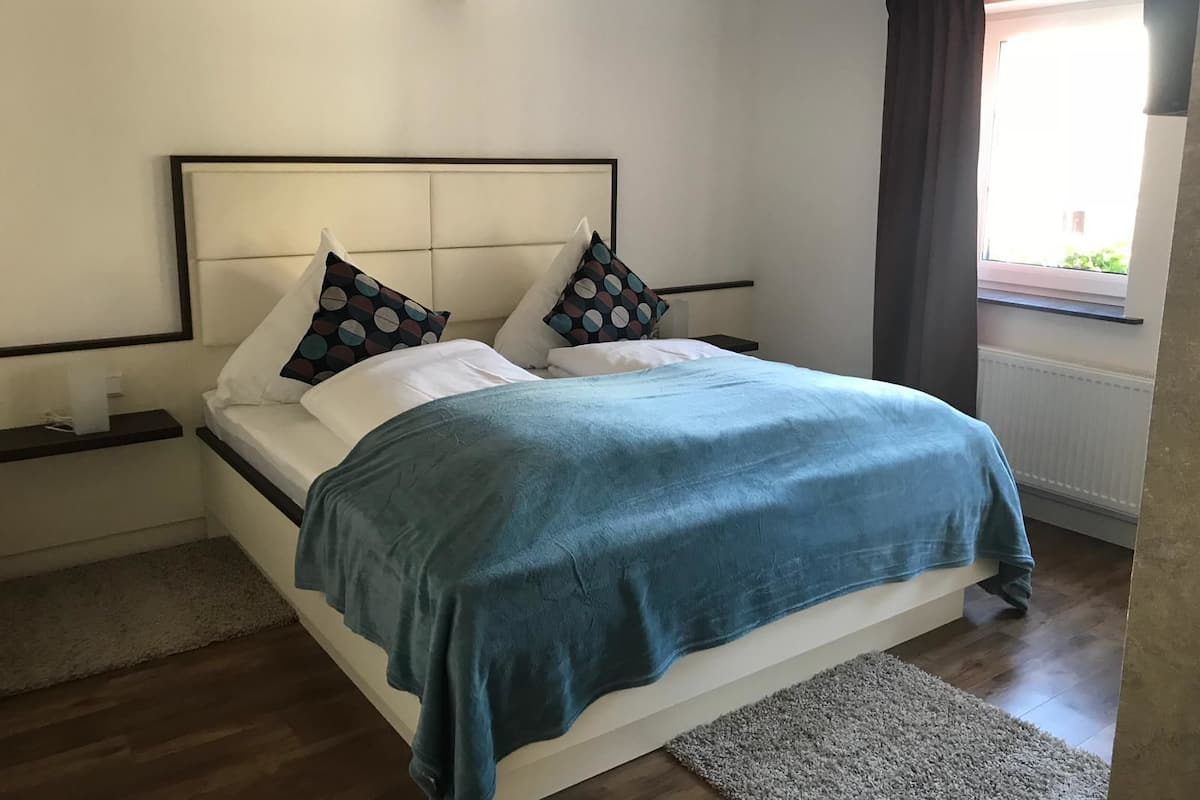 Comfort Double Room | Desk, soundproofing, rollaway beds, free WiFi
