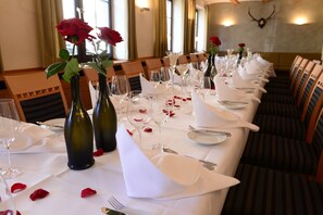 Lunch and dinner served, local cuisine - Hotel zum braunen Hirschen (Bad Driburg)