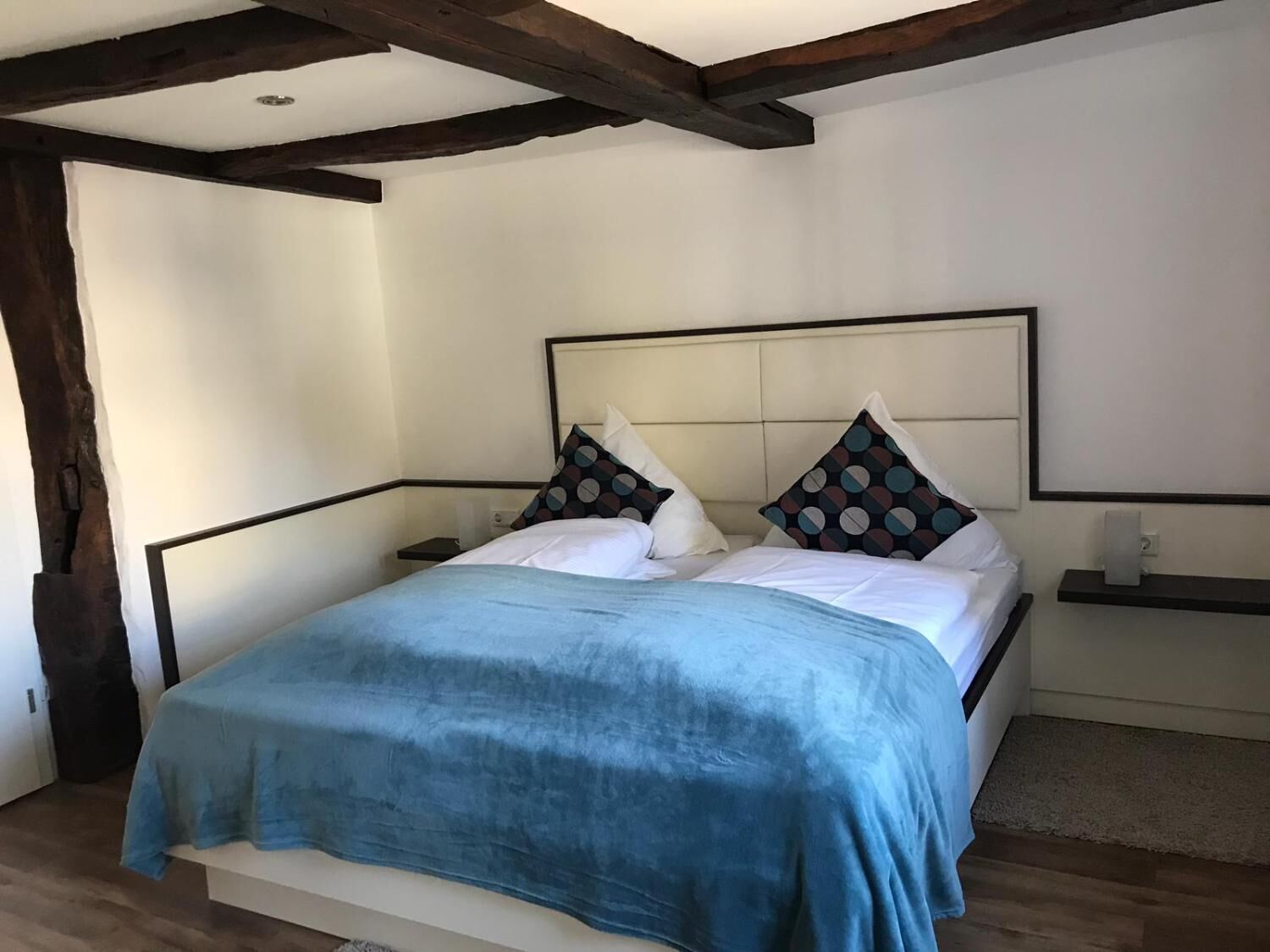 desk, soundproofing, rollaway beds, free wifi