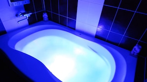 Rom – standard, 1 kingsize-seng | Vask på badet