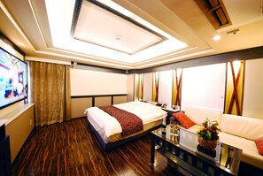 Habitación estándar, 1 cama de matrimonio grande | Sistema de insonorización, wifi gratis, ropa de cama