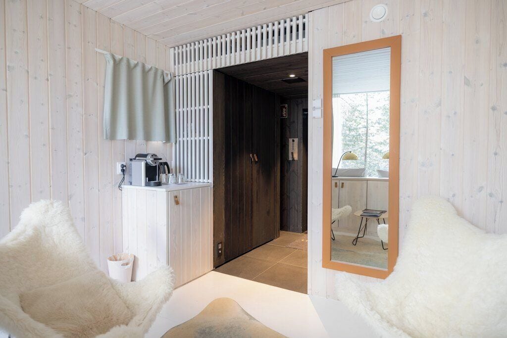 arctic treehouse suite double | premium bedding, minibar, in-room safe, blackout curtains