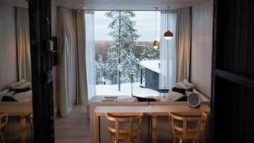 ArcticScene Executive Suite | เครื่องนอนระดับพรีเมียม, มินิบาร์, ตู้นิรภัยในห้องพัก, ผ้าม่านกันแสง