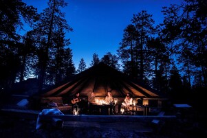 Café da manhã, almoço e jantar; culinária escandinava 