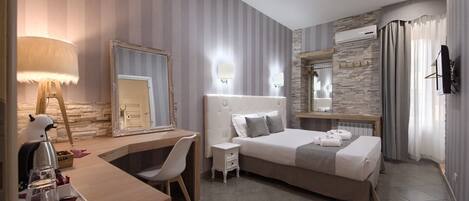 Superior Double or Twin Room | Desk, soundproofing, iron/ironing board, free WiFi