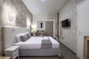 Superior Double or Twin Room | Desk, soundproofing, iron/ironing board, free WiFi - Vatican Treasure (Rome)