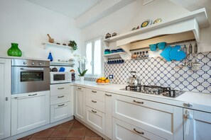 Apartment, 2 Bedrooms | Private kitchen | Full-size fridge, microwave, oven, stovetop - Casa Marsala 1 (Marsala)