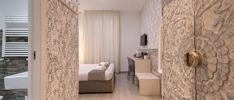 Superior Double or Twin Room | Bathroom