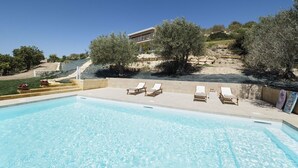 Seasonal outdoor pool, pool loungers - Helorus - Zagara Bianca (Noto)
