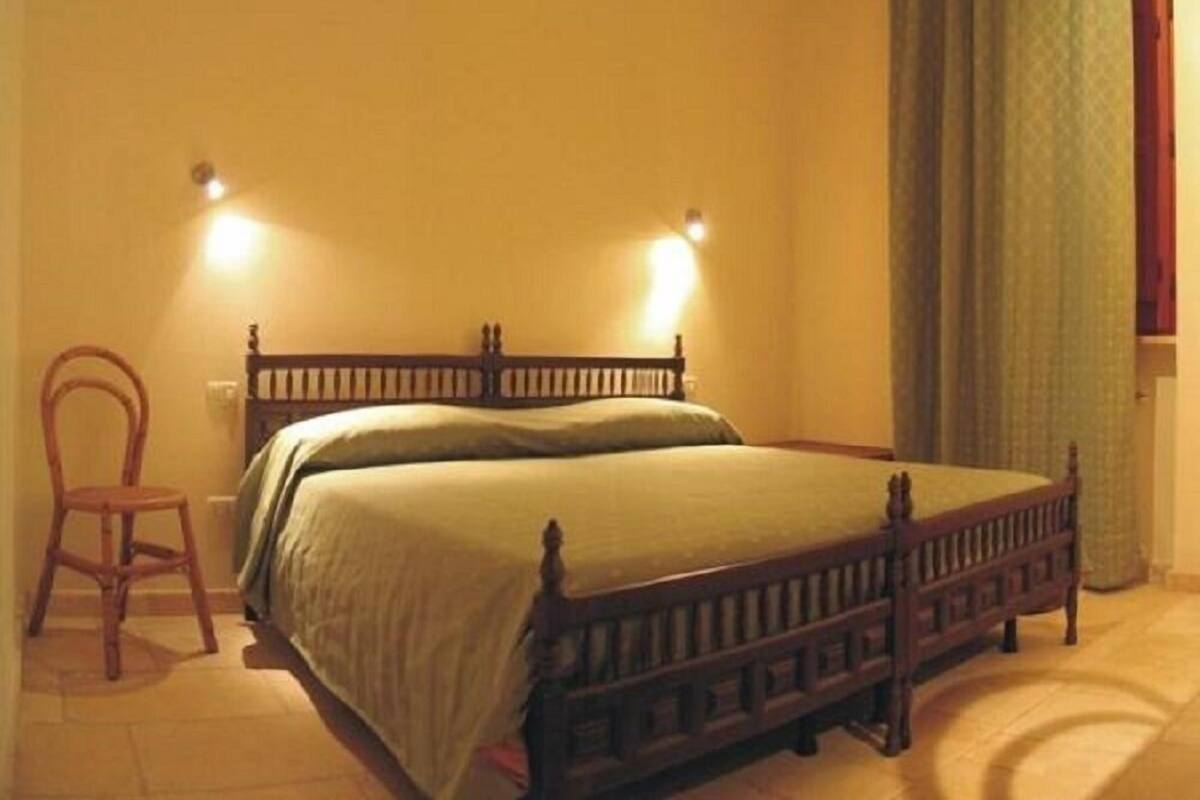 Cots/infant beds, free WiFi, bed sheets