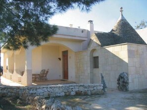 Apartment, 1 Bedroom, Garden View | Cots/infant beds, free WiFi, bed sheets