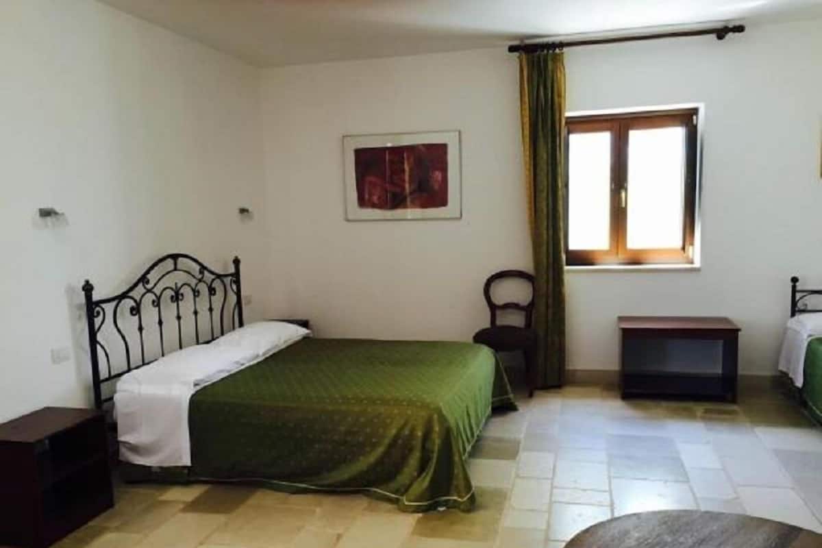 Cots/infant beds, free WiFi, bed sheets