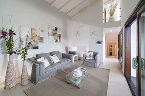 Vila, 3 quartos | Área de estar | TV de tela plana, DVD player