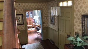 Lobby - War Hill Inn (Williamsburg)