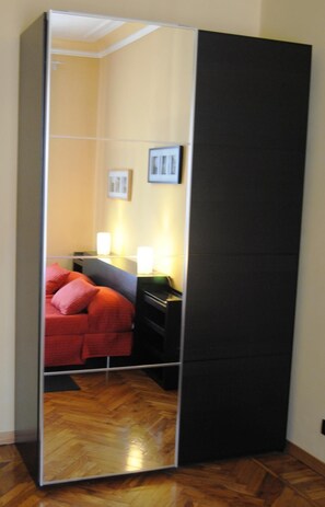 Double or Twin Room, Shared Bathroom | Minibar, desk, blackout drapes, free WiFi - Alma Clara B&B (Turin)