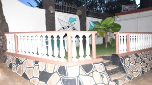 Exterior detail - Deira Hotel Ltd (Mukono)