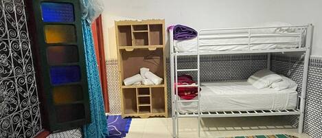 基础四人房 | 埃及棉床单、高档床上用品、羽绒被、Select Comfort 床