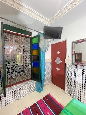 CHAMBRE DELUXE DOUBLE Nº 3A | Egyptiska bomullslakan, sängtillbehör av högsta kvalitet och duntäcken