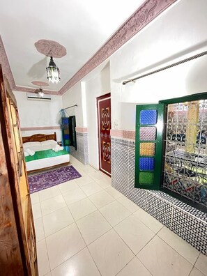 Egyptian cotton sheets, premium bedding, down comforters - La Casa Espanyola (Fes)