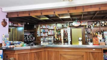 Bar (in der Unterkunft)