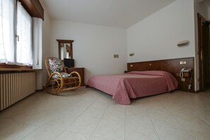 Double or Twin Room, 1 Queen Bed, Non Smoking | In-room safe, rollaway beds, free WiFi - Albergo De March (Ponte nelle Alpi)