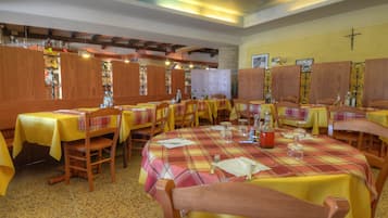 Mittagessen und Abendessen