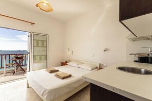 Studio, Sea View | In-room safe, soundproofing, free cribs/infant beds, free WiFi - Petalides Apartments (Paros)