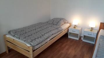 Apartment, 3 Bedrooms (HR014-BW02) | 3 bedrooms, free WiFi, bed sheets