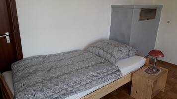 Apartment, 3 Bedrooms (HR014-BW02) | 3 bedrooms, free WiFi, bed sheets