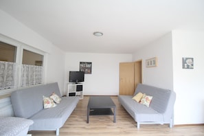Apartment, 1 Bedroom (HR034-E06) | Living area | TV - Ferienwohnung Eitorf (Eitorf)