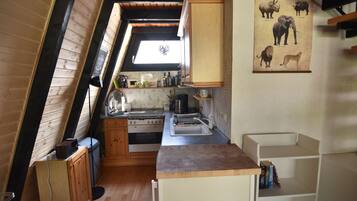 Rumah, 2 kamar tidur (HR039-FFHaus110) | Dapur pribadi | Lemari es, microwave, oven, dan kompor