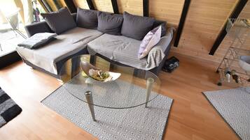 House, 2 Bedrooms (HR039-FFHaus110) | Living room | TV