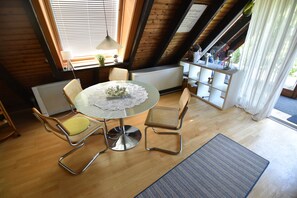 In-room dining - Feriendorf Freilingen 118 (Blankenheim)