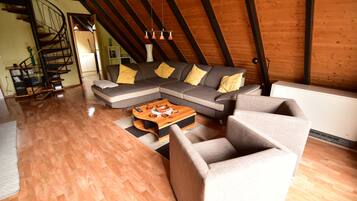 House, 2 Bedrooms (HR042-FFHaus74) | Living room | TV