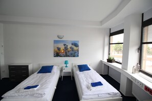 Apartamento, 2 quartos (HR047-H04) | 2 quartos, Wi-Fi de cortesia, roupa de cama