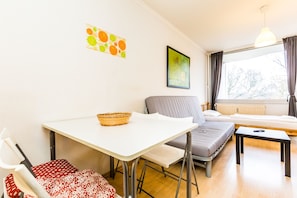 Apartment, 1 Bedroom (HR050-K03) | In-room dining - Ferienwohnung Köln Ostheim (Cologne)