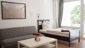 House, 5 Bedrooms (HR054-KH01) | Living area